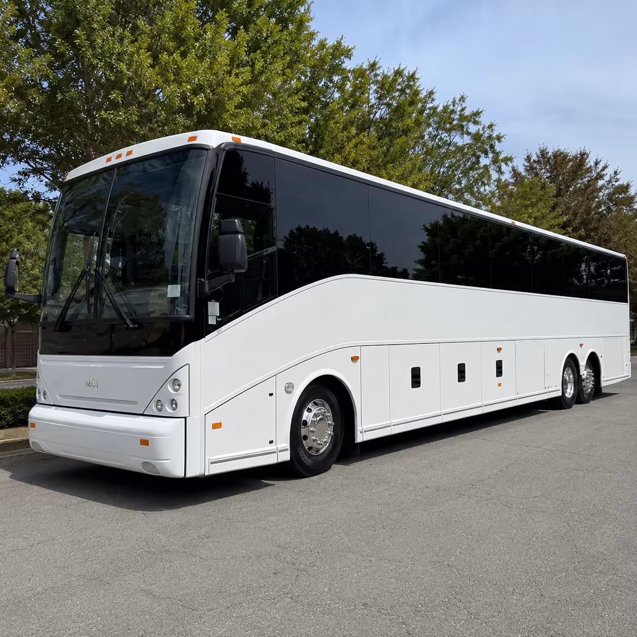 shuttle your refinery and chemical plant workforce from hotel to gate